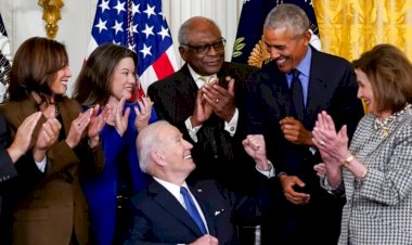 Obama 5 Yıl Sonra Yeniden Beyaz Saray’da