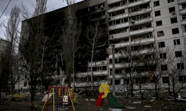 Rus Güçleri Ukrayna Kentlerini Bombalamayı Sürdürüyor