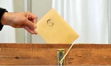 Son anket: AK Parti eriyor, MHP barajı aşamıyor