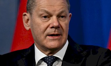 Scholz Rusya'nın "iğrenç savaş suçlarını" kınadı
