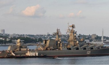 Karadeniz'de 'sembol gemisi' Moskova'yı kaybeden Rusya Kiev'e saldırılarını artırıyor