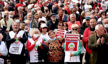 'Maaşlar enflasyon karşısında eridi': En düşük emekli maaşına asgari ücret talebi