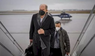 Alman Şansölyesi Rusya'ya giremedi, Kuzey Kutbu'na gitti