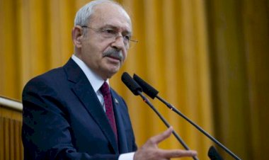Kılıçdaroğlu, bir grup CHP milletvekiliyle görüştükten sonra sinirli bir şekilde konuşma metnini yırtmış