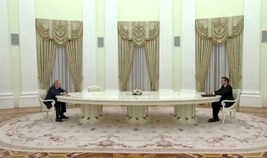 Putin ve Macron arasında iki saatlik telefon görüşmesi