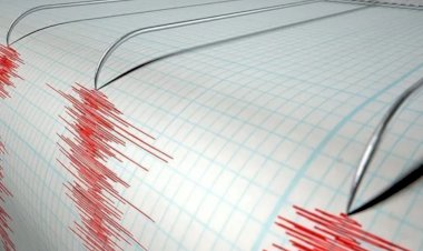 İzmir açıklarında 4.4 büyüklüğünde deprem