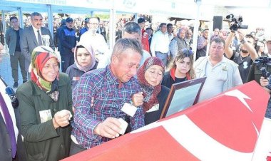 Balıkesir'de şehide veda! Şehit Piyade Er Oktay Salar gözyaşları ile uğurlandı
