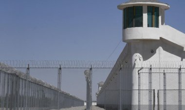 Uygur kentinde 25 kişiden biri tutuklu