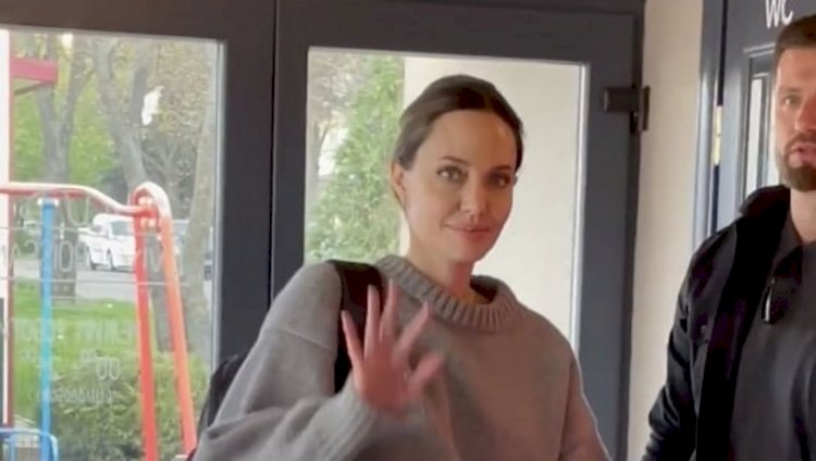 Angelina Jolie Ukrayna'da: Ziyareti bölündü