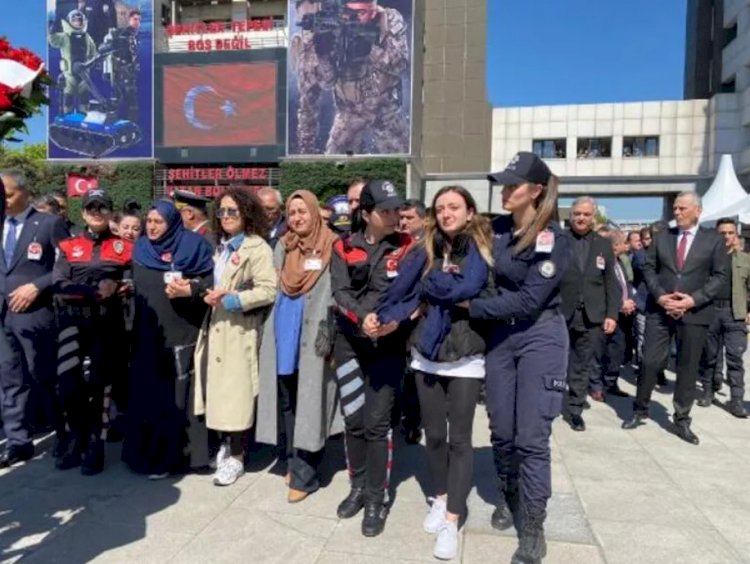 Şehit polis için İstanbul Emniyeti'nde tören
