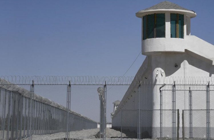 Uygur kentinde 25 kişiden biri tutuklu