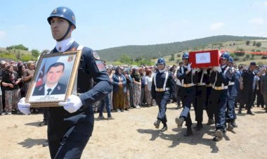 Şehit Uzman Çavuş Özcan, dualarla son yolculuğuna uğurlandı