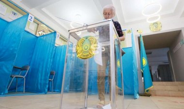 Kazakistan, 'parlamentosu güçlü cumhurbaşkanlığı sistemi' için sandık başında