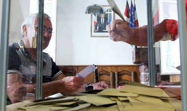 Fransa seçimleri: Macron, Ulusal Meclis'te salt çoğunluğu kaybetti, Le Pen tarihi başarı elde etti