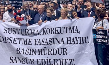Gazeteciler "dezenformasyon yasasından" endişeli