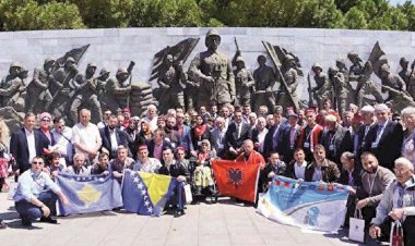 Balkan şehitlerinin torunları Çanakkale’de