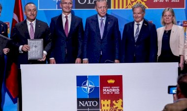 Türkiye'den Finlandiya ve İsveç'in NATO üyeliğine yeşil ışık