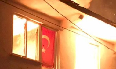 Şehit evinde çıkan yangında Türk Bayrağı ve Kuran-ı Kerim yanmadı