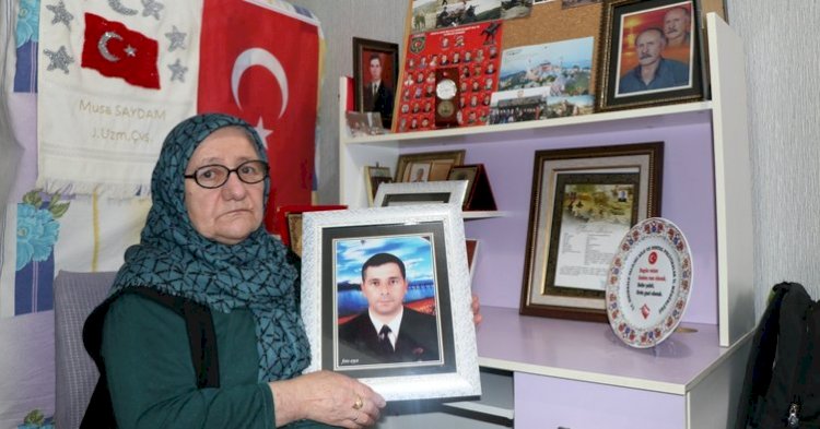 Şehit annesinden yürek yakan sözler: Yavrum gelecek diye umutla bekliyorum