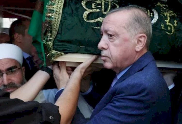 Mahmut Ustaosmanoğlu'nun cenaze törenine Cumhurbaşkanı Erdoğan da katıldı, cemaatin yeni lideri Hasan Kılıç