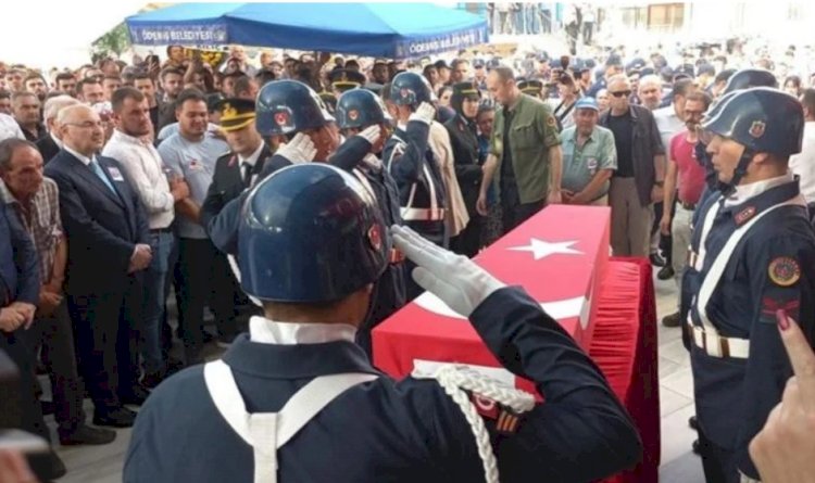 Şehit Uzman Çavuş Turgut İçen, İzmir’de son yolculuğuna uğurlandı