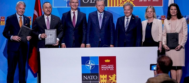 Türkiye'den Finlandiya ve İsveç'in NATO üyeliğine yeşil ışık