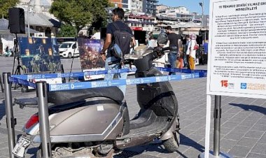 15 Temmuz'un sembolü motosiklet Üsküdar Meydanı'nda
