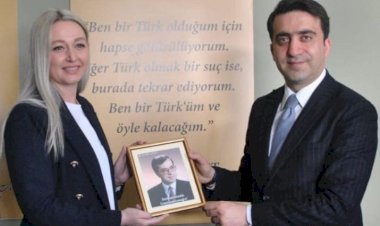 Ahmet Mete'nin cenaze törenine gelen YTB Başkan Yardımcısı Turus’a Yunanistan'dan giriş engeli!