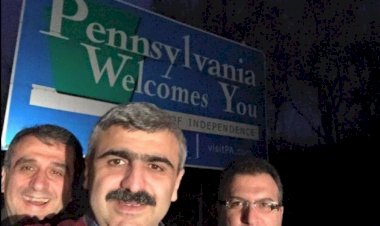 Cem Küçük 15 Temmuz paylaşımı yapmayanlara sitem edince, Pensilvanya fotoğrafı yeniden gündeme geldi