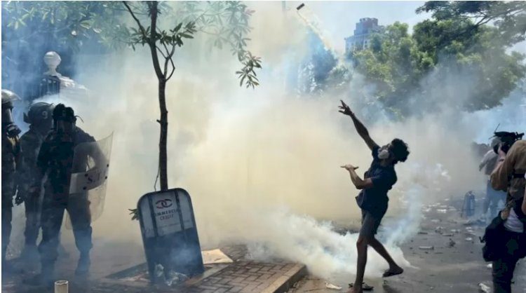 Sri Lanka'da OHAL ilan edildi, polis göstericilere karşı göz yaşartıcı gaz kullandı