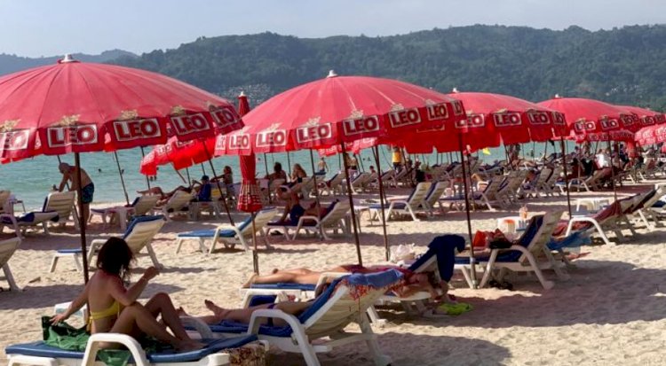 Ruslar, artan fiyatlar ve Rus karşıtlığı nedeniyle yurt dışı tatil planlarından vazgeçiyor