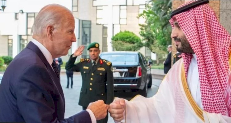 Biden'ın Suudi Arabistan ziyaretini  tanımlayan çarpıcı fotoğraf
