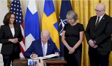 Biden İsveç ve Finlandiya'nın NATO üyeliği için onay belgesini imzaladı