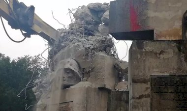 Avrupa'da Rusya'ya Ukrayna işgali tepkisi: Sovyet dönemi anıtları birer birer kaldırılıyor
