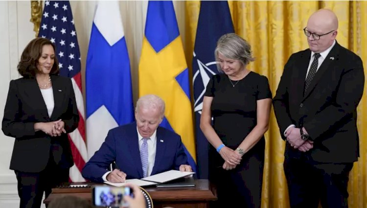 Biden İsveç ve Finlandiya'nın NATO üyeliği için onay belgesini imzaladı