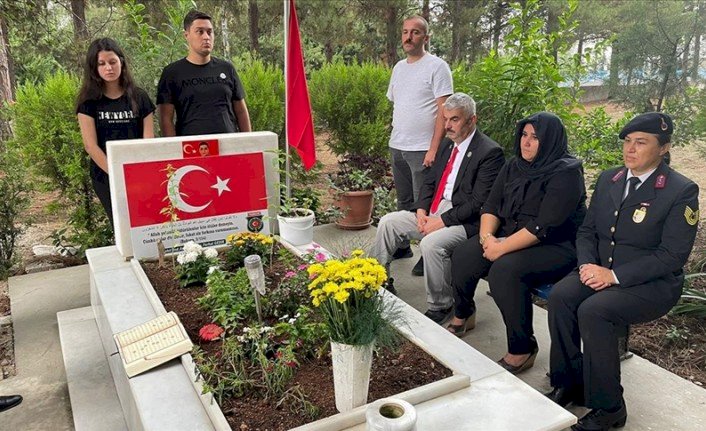 Şehit Başçavuş Ferhat Gedik, Hatay'da mezarı başında anıldı