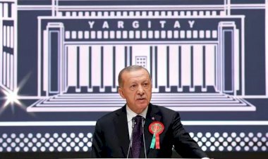 Erdoğan: Birileri adalet sistemini, suç çetelerinin kirli oyunlarına kurban etmek için uğraşıyor