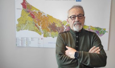 Naci Görür'den endişelendiren uyarı: Dün geceden beri hareketlilik var