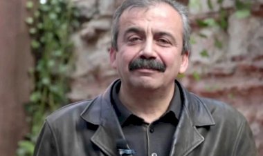 Sırrı Süreyya Önder: Bugün siyaseten mahkûm olan yarın bakanlık yapabilir