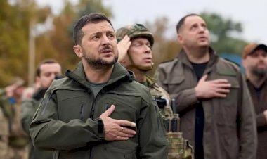 Zelenskiy, Rusya’dan geri alınan Harkiv’e yaptığı ziyarette ‘zafer’ sözü verdi