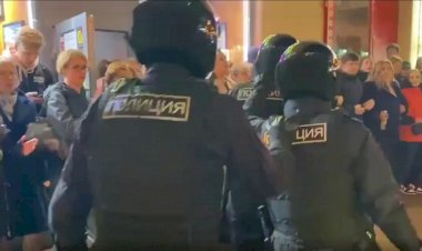 Putin'in seferberlik ilanının ardından Ruslar sokağa döküldü 