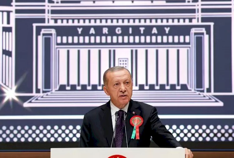Erdoğan: Birileri adalet sistemini, suç çetelerinin kirli oyunlarına kurban etmek için uğraşıyor