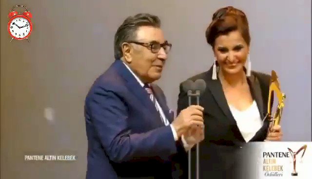 Nihal Olçok'tan Hande Fırat'a 15 Temmuz göndermesi.