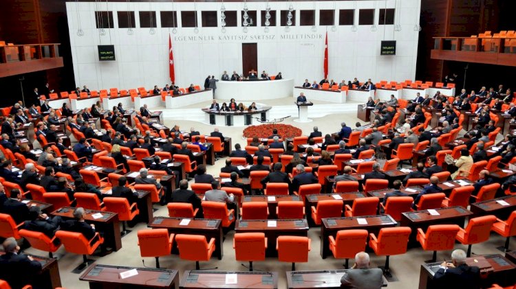 Meclis mesaisi yarın başlıyor: İlk gündem torba yasa