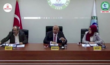 MHP'li Başkan ''FETÖ'cüsünüz'' dedi AKP'liler salonu terk etti