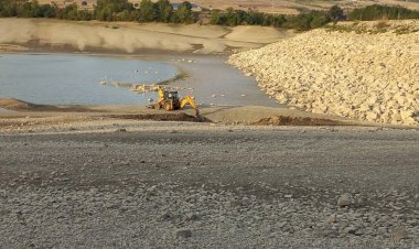 Baraj Kapakları Yenileniyor Ama Balıklar Telef Oluyor