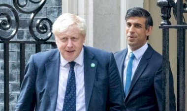 İngiltere'de liderlik savaşı: Johnson tatilden döndü, Sunak favori aday
