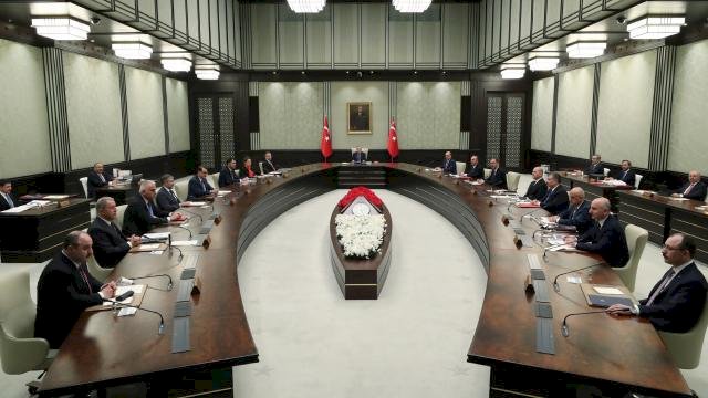 Fakıbaba'nın istifasının ardından gündemi sarsacak iddia: Sırada bir bakan var