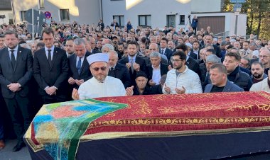 Mevlüde Anne kundaklanan evinin önünden uğurlandı