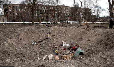 Ukrayna'nın Mariupol kentinde toplu mezarların sayısı artıyor